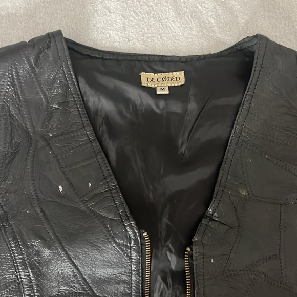 Vintage leather women’s zip up vest - Picture 2 of 4